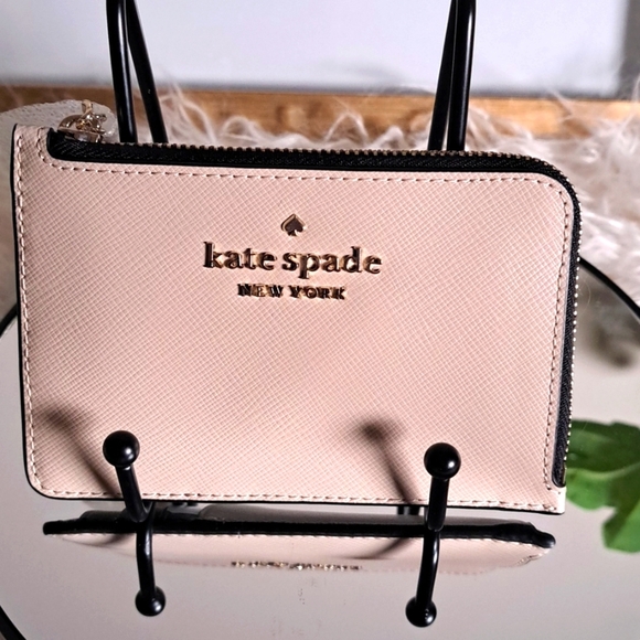 Kate Spade NWTs Card Case - Picture 1 of 6